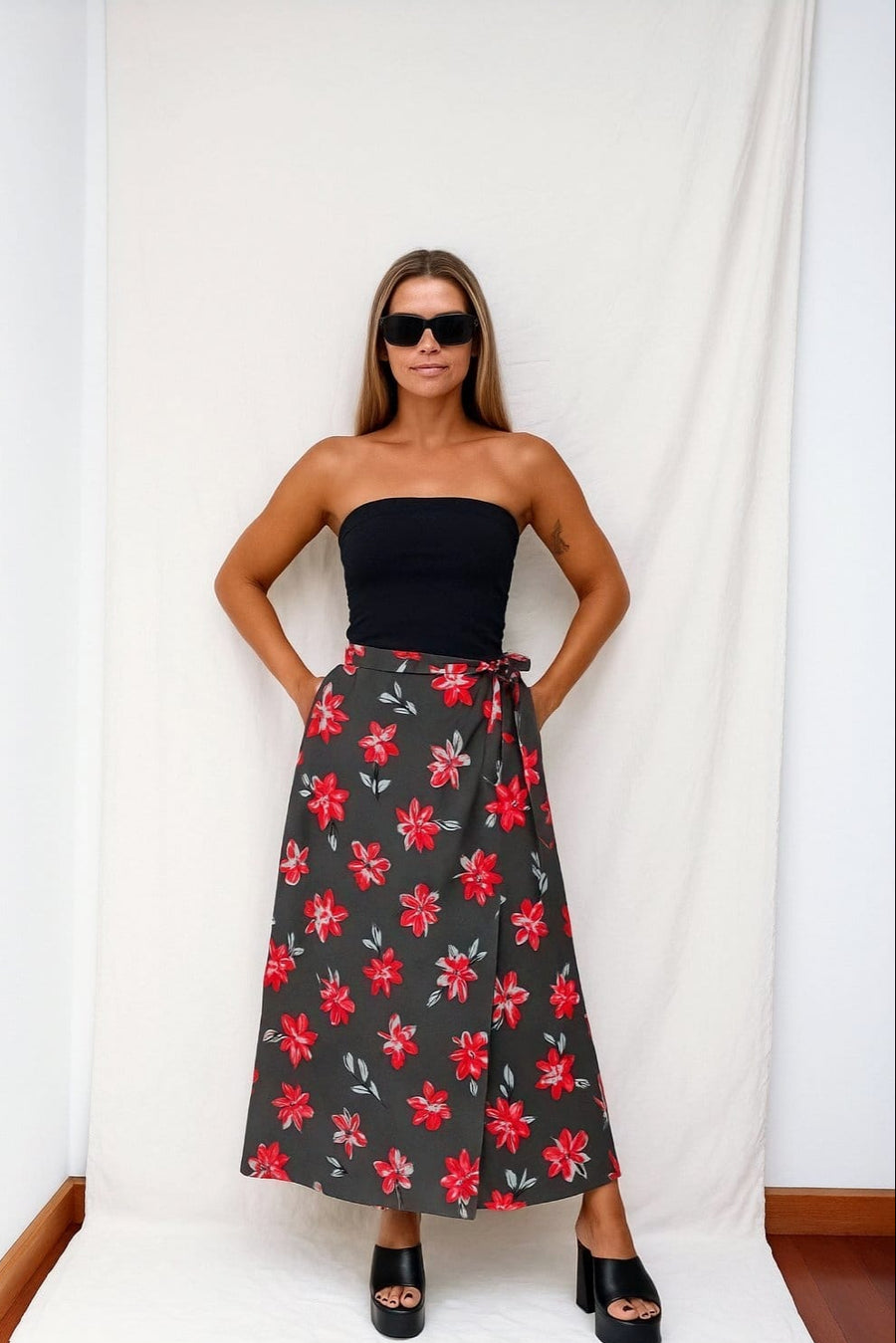 SAIA RED FLOWER